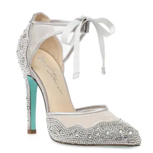Betsey Johnson Iris Pump - Picture 1 of 5